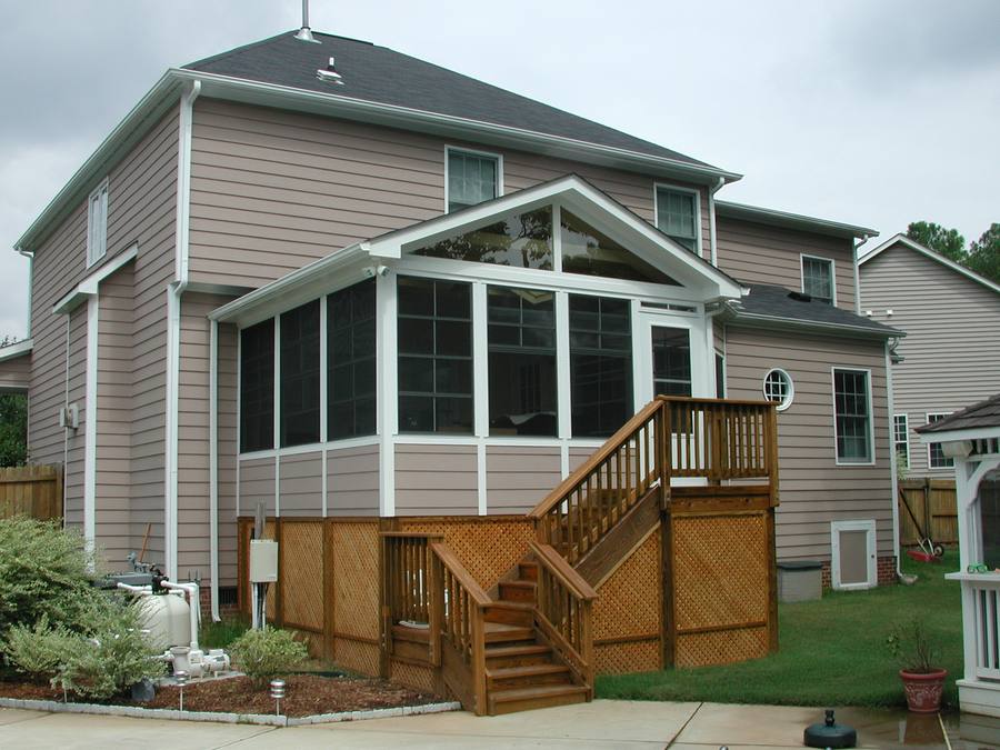 Custom deck built by J&J Construction in Triangle